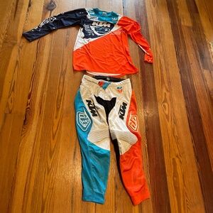 KTM motorcycle pants (sz32) & jersey size  L